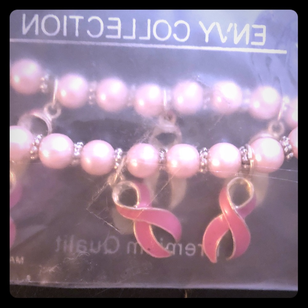 Breast Cancer ribbon 🎀bracelet PROCEEDS TO FAMILY